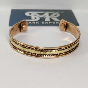 Bracelet jonc ouvert ajustable en cuivre magnétique, artisanat métallique classique, motif corde gravé, fait main, léger - Product Image 5