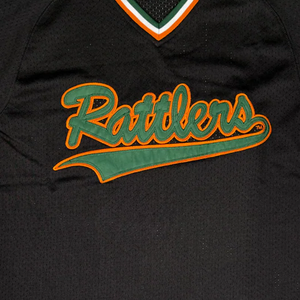 Camiseta de Béisbol Personalizada Estilo FAMU Rattlers, Negra, de Malla, con Cuello en V, Logotipo Bordado, Fabricante Mayorista - Product Image 2