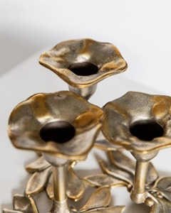 Luxury Quality Designer Flower Shape Candle Stand Metal <b>Decorative</b> Centerpiece Perfect For Dining <b>Table</b> <b>Decor</b> And Gifting - Product Image 3