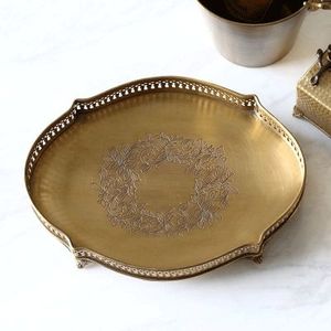 Plateau de service en laiton antique avec finition martelée pour la décoration de table royale, les mariages, l'hôtellerie et les cadeaux traditionnels pour la maison - Product Image 6