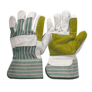Guantes de seguridad de invierno de piel de vacuno gris con doble palma, refuerzo de algodón en el dorso, impermeables, antideslizantes y con rayas. - Product Image 4