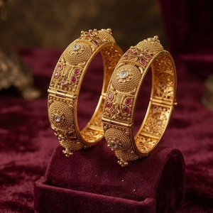 Bracelets ethniques plaqués or avec cristaux et strass, perles d'eau douce pour femmes - Cadeau pour mariage, fiançailles, fête - Product Image 1