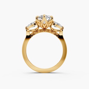 Bague de fiançailles en or 14 carats avec trois pierres de taille marquise et poire, sertie de griffes en filigrane gravé vintage pour femme - Product Image 4