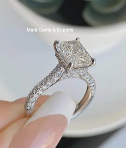 Anillo de Diamante Moissanite Corte Radiante en Plata de Ley 925, Regalo para Compromiso - Product Image 3