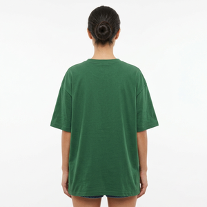 เสื้อยืดผู้หญิงคอกลมแขนสั้นทรงหลวมใส่สบายระบายอากาศดีสำหรับฤดูร้อน ตกแต่งด้วยโลโก้ประดับเพชรและงานปะติด - Product Image 5