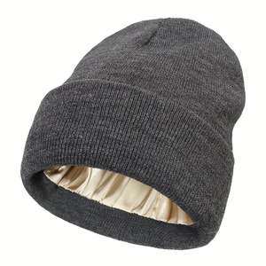 2023 <span class=keywords><strong>Satin</strong></span> Lót Đan Beanie Hat Tùy Chỉnh Mềm Acrylic Mũ Mùa Đông Cho Phụ Nữ Người Đàn Ông Lụa Lót Còng Beanie Hat - Product Image 3