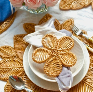 Anneau de serviette en rotin tressé à la main, style rustique, avec un bouton tressé assorti, disponible à prix de gros. - Product Image 3