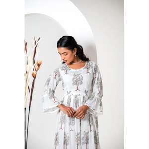 ยกระดับตู้เสื้อผ้าของคุณด้วยชุดเดรสยาวผ้าฝ้ายทำมือสไตล์ชายหาดสำหรับผู้หญิง ดีไซน์สายเดี่ยวแบบสปาเก็ตตี้ ให้ความสบายและพลิ้วไหวอย่างมีสไตล์ - Product Image 2