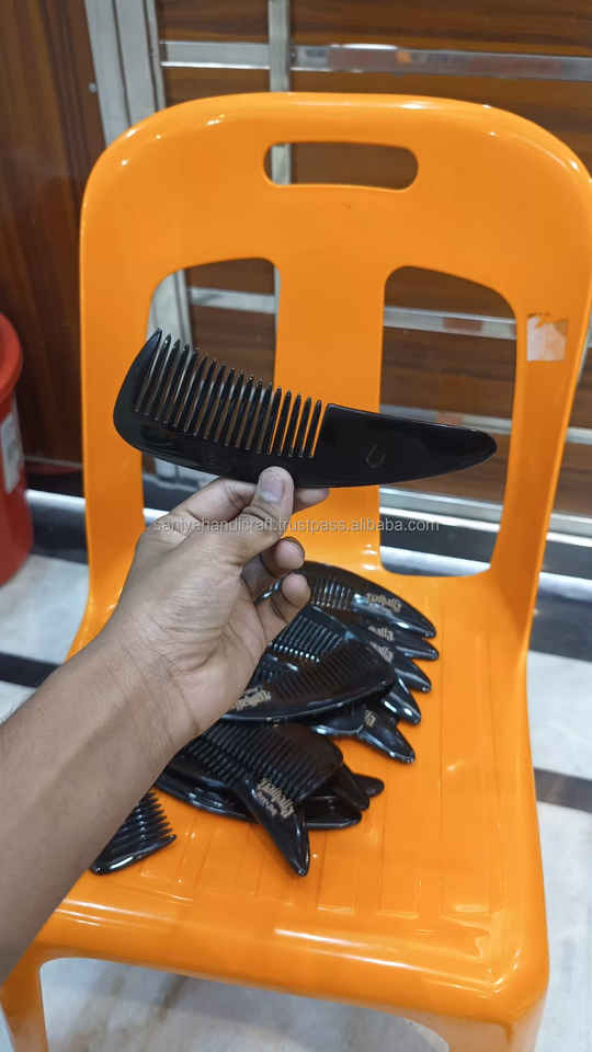 High Quality Simple Buffalo Horn Comb Natural Black Styling Tool for Hair Care Wholesale Price on Natural Crafts
