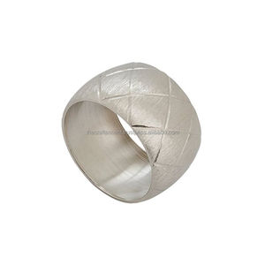 Juego de Cuatro Anillos para Servilletas de Aluminio Pulido, Hechos a Mano, Elegantes, Ecológicos, Minimalistas, Estilo Americano, para Mesa de Comedor de Lujo, para Bodas - Product Image 4