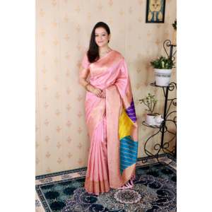 ผ้าไหมนุ่มสีชมพูอ่อนแบบบาแนรัส พร้อมผ้าคลุมไหลหลากสีทอแบบซารี  ชุดอินเดียและปากีสถาน - Product Image 5
