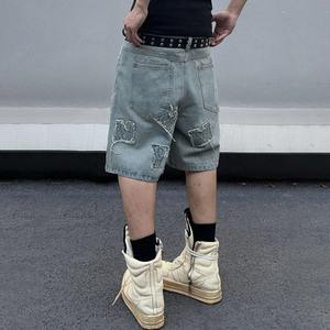 กางเกงยีนส์ขาสั้นทรงหลวมปักอักษรโลโก้แบบกำหนดเองสำหรับผู้ชาย กางเกงยีนส์ขาสั้นทรงวินเทจขาบาน กางเกงยีนส์ขาสั้นเรียบง่ายสำหรับผู้ชาย - Product Image 2