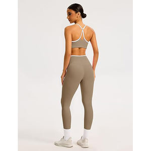 Ensemble de yoga effet seconde peau pour femme : soutien-gorge de sport confortable et leggings taille haute, extensibles à 360 degrés, maintien de la forme, en nylon et élasthanne - Product Image 6