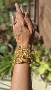 Bracelets Ghungroo du Cachemire, cadeaux de mariage, cérémonies Sangeet, Haldi, Mehndi, Mayra, en argent, or et laiton. - Product Image 3
