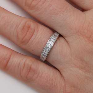 แหวนเพชรโมอิสซาไนต์ทรงบาแกตต์ 2 กะรัต แบบเต็มวง สำหรับผู้หญิง เงินแท้ 925 ของแท้ สำหรับเจ้าสาว ของขวัญเซอร์ไพรส์สำหรับคนรัก - Product Image 3