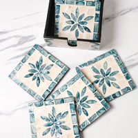 Set de table en rotin artisanal écologique incrusté de nacre, design de pointe, diamètre 10 cm, taille personnalisable, variété de motifs pour la maison