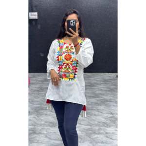 Top de blusa con bordado multihilo especial Navratri de diseñador para mujer - Product Image 5