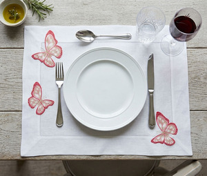 Custom Wholesale QUANG THANH EMBROIDERY Washable Luxury 100% Linen Embroidery Perry Pink Butterfly <b>Placemats</b> Napkins Sets Mats - Product Image 2