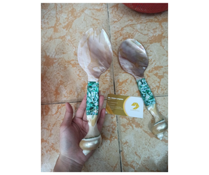 Cuchara de Concha Marina de Grado Exportación con Mango de Porcelana Directamente de Fábrica en Vietnam - Cuchara de Vajilla Personalizada para Hostelería - Product Image 1