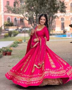 Ensemble Lehenga indien pakistanais rose, chemisier brodé, dupatta, tenue de mariage traditionnelle - Product Image 3