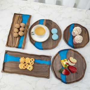 ถาดไม้และเรซิ่นสีน้ำเงินสำหรับจัดแสดง ของขวัญ และจัดแสดงในร้านกาแฟ เบเกอรี่ เค้ก ขนมอบ และคุกกี้ ขายส่งจากอินเดีย - Product Image 3