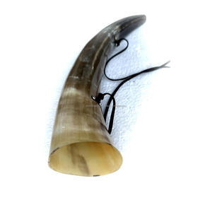 Cuerno vikingo grande que sopla | Trompeta de cuerno de buey hecha a mano para festivales medievales - Product Image 1