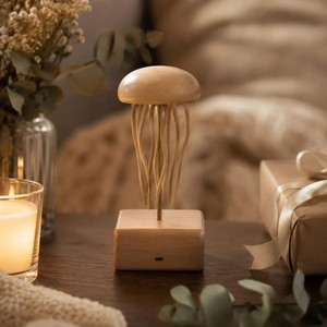 Sculpture de méduse en bois, figurine minimaliste faite à la main, décoration de table, ornement de salon - Product Image 3
