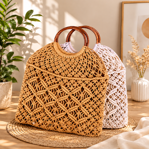 Bolso de Ganchillo Premium con Asa de Caña |   Bolso de Hombro Hecho a Mano con Diseño Tejido |   Bolsa de Transporte Elegante para Uso Diario, Nueva Bolsa Tote - Product Image 4