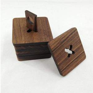 ชุดจานรองแก้วไม้ทรงกลมอะคาเซียพร้อมที่วางโลหะ, จานรองแก้วไม้ขายส่งสำหรับโต๊ะกาแฟ, ห้องครัว และของตกแต่งบ้าน - Product Image 4