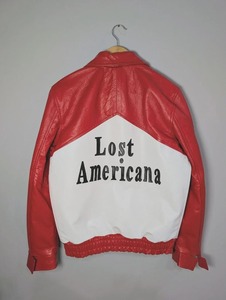 เสื้อแจ็คเก็ต MGK Lost Americana สีแดงและสีขาว ทำจากหนัง  แบบเสื้อวาร์ซิตี้  สั่งตัดพิเศษ - Product Image 6