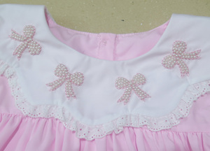 Ensemble de vêtements d'été pour bébé fille, haut sans manches rose brodé avec col à nœud et bloomers à volants, tenue de boutique pour tout-petits - Product Image 6