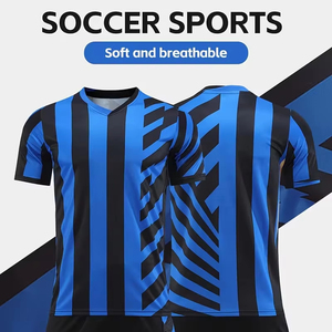 Tenue de football personnalisée de qualité supérieure pour hommes, légère, respirante, séchage rapide, 100% polyester, écologique, ensemble complet pour adultes - Product Image 6