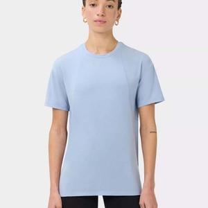 T-shirt bleu clair à col rond et manches courtes, 100 % polyester, séchage rapide, tricoté, décontracté, printemps-été, coupe classique - Product Image 4