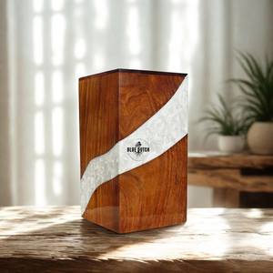 Urnes funéraires artisanales en bois pour cendres humaines, urnes de crémation, cercueils, boîtes à cendres personnalisées faites à la main - Product Image 1