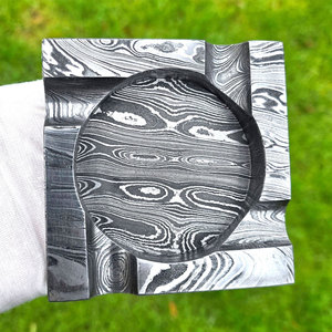 Cendrier de luxe en acier Damas fait main, motif unique, cendrier en métal pour cigarettes et cigares, décoration de bureau et de maison - Product Image 1