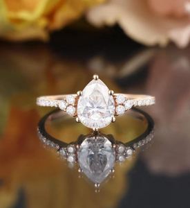 Anillo de Compromiso de Moissanita con Corte de Pera, Anillo de Media Eternidad con Diamantes en Oro Rosa, Elegante Regalo de Aniversario para Mujer - Product Image 1