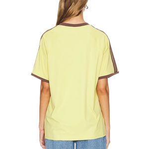 Maillot de football personnalisé pour femme, col en V, coupe classique, 100 % polyester, manches courtes, respirant, imprimé, tendance, confortable et élégant - Product Image 4