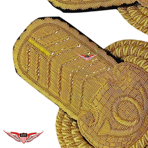 Epaulette Personalizado KEW con Bordado Dorado y Flecos Dorados, Accesorio Decorativo de Lujo para Prendas - Product Image 3