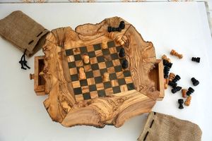 Échiquier en bois artisanal de luxe avec bords bruts et pièces en bois |   Finition de qualité moderne |   Cadeau de déménagement |   Vente en gros - Product Image 1