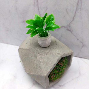 Planta en maceta en miniatura para casa de muñecas, modelo de flor verde de plástico, accesorio de paisaje exterior para mayores de 14 años, escala 1:12 - Product Image 3