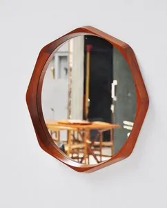 Marco de espejo de pared de madera en estilo escandinavo con tonos naturales y bordes lisos para una decoración interior moderna y elegante. - Product Image 5