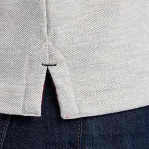 Polo brodé personnalisé pour hommes, design imprimé tendance, vente en gros à prix abordable - Product Image 2