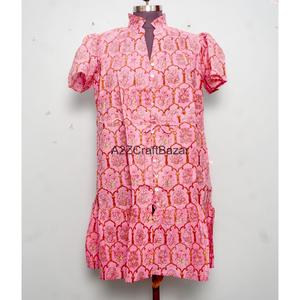 ชุดมินิเดรสผ้าฝ้ายออร์แกนิคแท้ 100% พิมพ์ลายดอกไม้ด้วยมือ ชุดฤดูร้อนสำหรับวันหยุด - Product Image 1