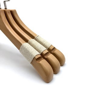 Cintres à vêtements en bois pour femmes, antidérapants, avec logos personnalisables, prix abordables, excellente qualité, design moderne - Product Image 3