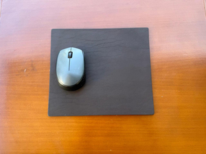 Alfombrilla de Ratón Hecha a Mano de Cuero Genuino con Base Antideslizante de Gamuza, Alfombrilla de Escritorio Personalizada para Computadora - Product Image 3