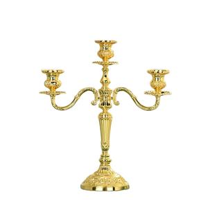 Dernier produit attrayant Design gaufré or brillant Candélabre à 3 bras Décoration de table Bougeoir Déco de table pour événement et mariage - Product Image 1