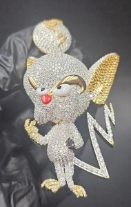 Pendentif personnalisé en argent 925 plaqué or 18 carats avec moissanite VVS taille brillant entièrement sertie, motif personnage de dessin animé 3D - Product Image 3