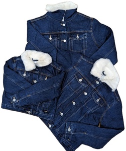 Veste en jean à col en fausse fourrure bleu moyen Sherpa fantaisie pour filles au Bangladesh Lot de vêtements prêts à l'emploi en stock - Product Image 1