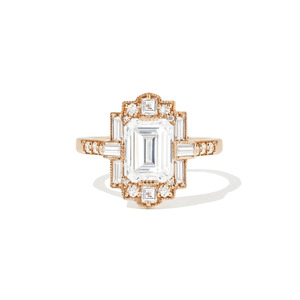 Anillo de Compromiso de Oro Amarillo de 14K con Diamante Cultivado en Laboratorio, Corte Esmeralda, Estilo Art Deco - Product Image 3