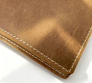 [En stock][Prix de vente au détail] Portefeuille homme bi-fold en cuir véritable Crazy Horse Castello fait main de haute qualité avec protection RFID Marron Marron clair - Product Image 5